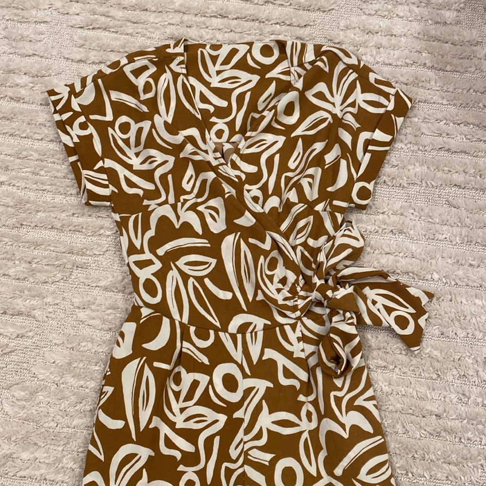 Macy’s Patterned Jumpsuit Sz S - Picture 3 of 7